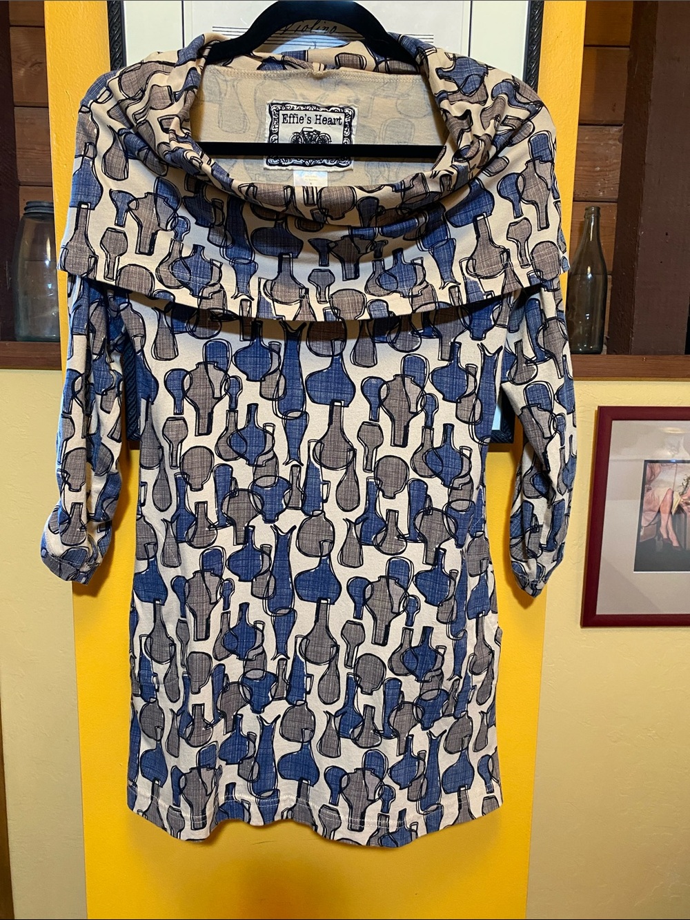 Effie’s Heart Julliard Pottery Vase Retro Print Tunic